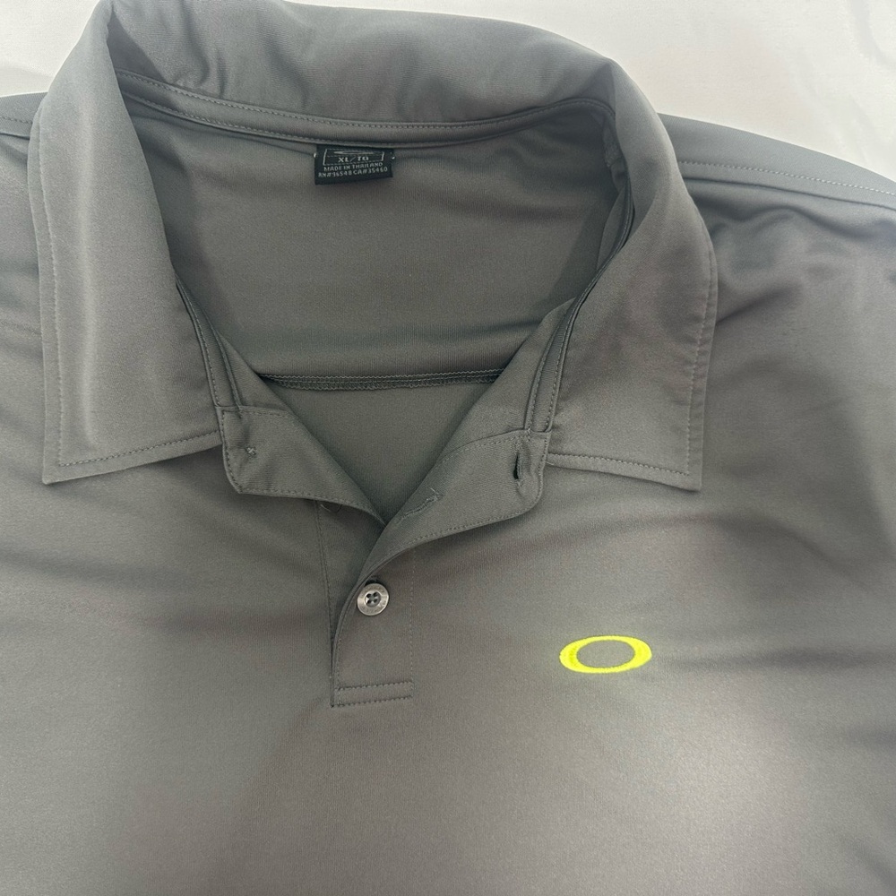 Oakley Men's Polo Shirt in Gray with Yellow Logo - Picture 5 of 11